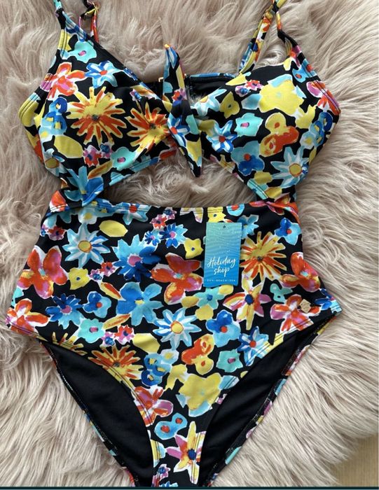 Крутий суцільний слитный купальник в квітах цветах 36 S 8 розмір