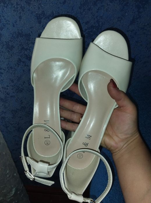 Жіночі туфлі в гарному стані