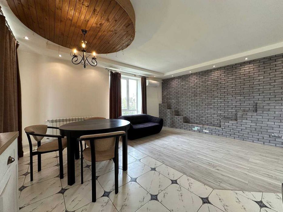 Продаж квартири 58м² з меблями та технікою. Євроремонт.