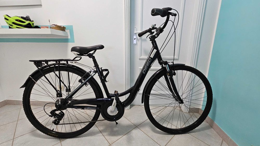 Bicicleta de senhora com rodas de 27,5" e quadro em alumínio.