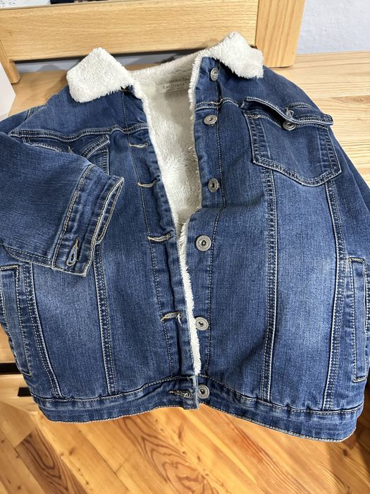 Джинсова жіноча куртка .