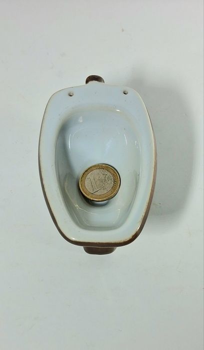 Amostra de bidé antiga