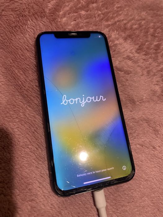 Продам айфон Х 256.