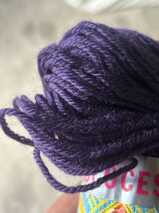 Meadas de lã 100 gramas pura lã virgem roxo/rosa choque
