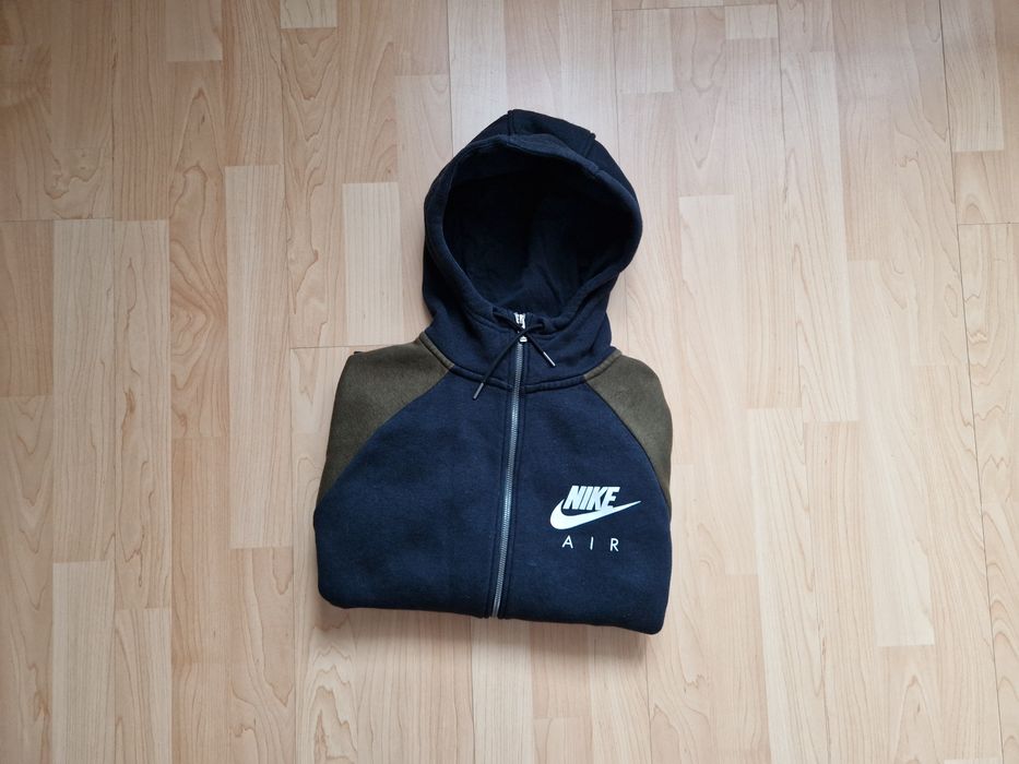 Bluza Nike Air Nsw Fleece Hoodie
Rozmiar: S/M
Wymiary:
Szerokość mierz