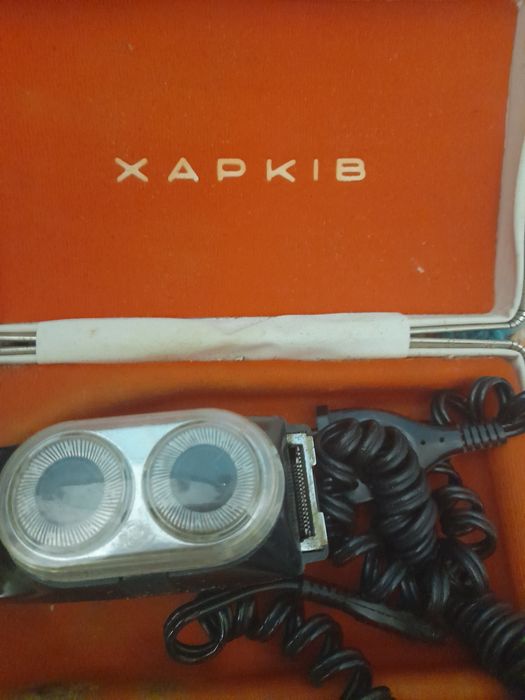 Продам єлектробритву Харків неробоча під ремонт або запчастини.