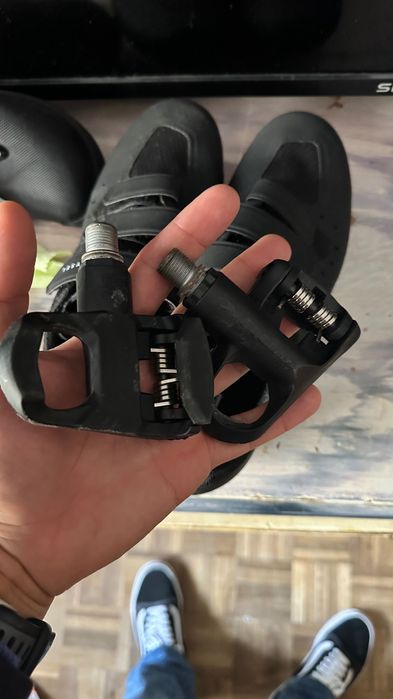 Sapatilha de Ciclismo com Encaixe para Pedal (Clip) – Excelente Estado