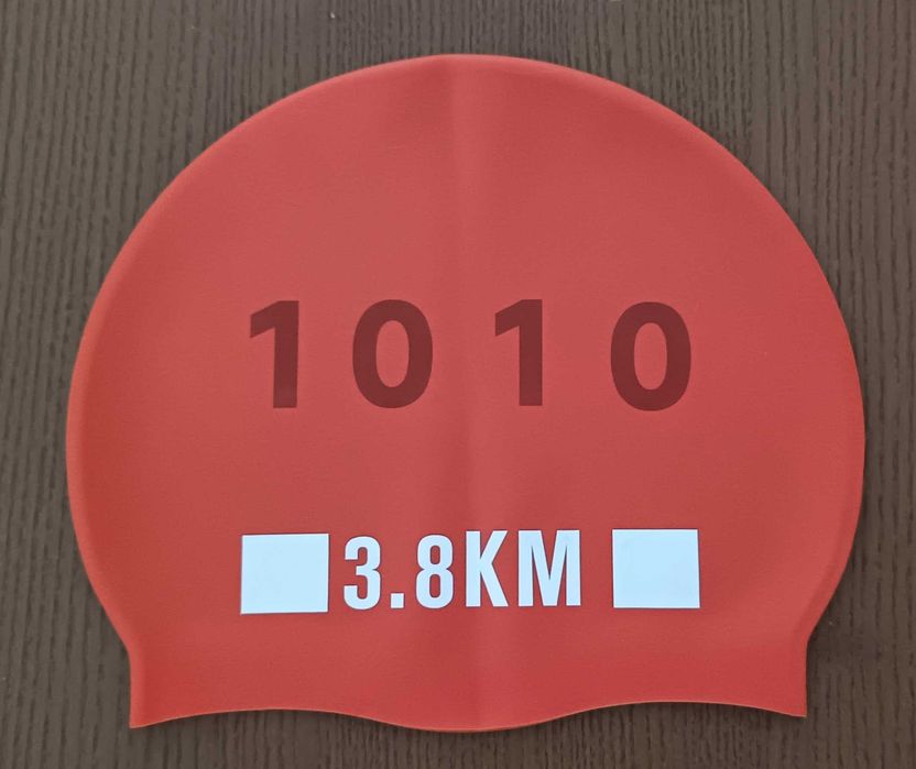 Touca de natação de silicone, Swim GP, 3,8 km, como nova, só usada uma vez no dia de prova.