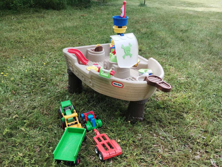 Piaskownica lub basenik Little Tikes (statek) oraz hippo