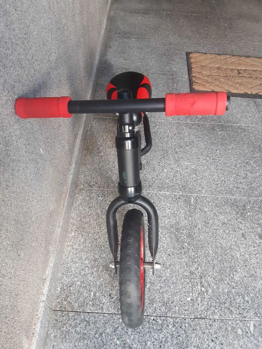 Bicicleta sem pedais em ótimo estado