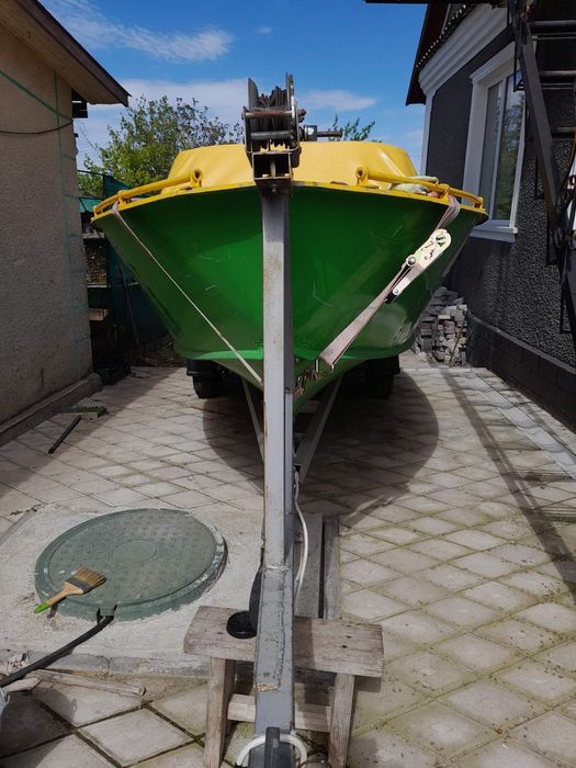 Терміново продам моторний човен Прогрес 4