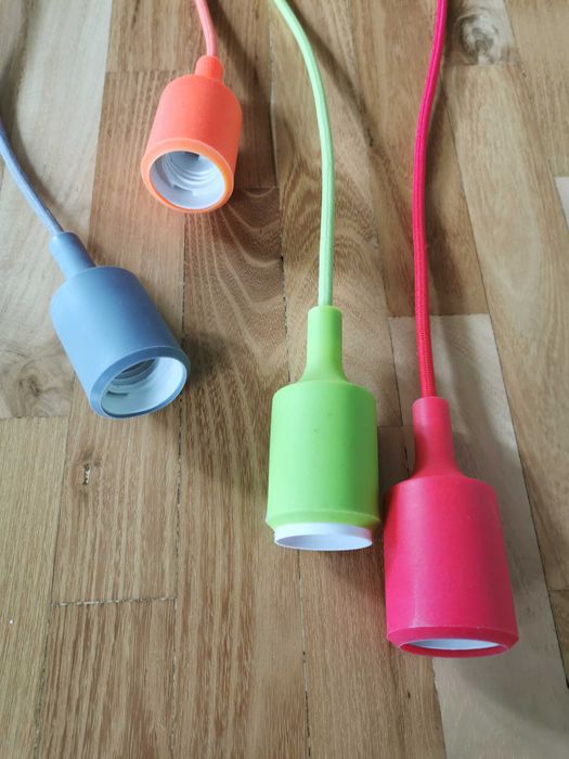 Lampa wisząca, żyrandol na 8 żarówek kolorowy
