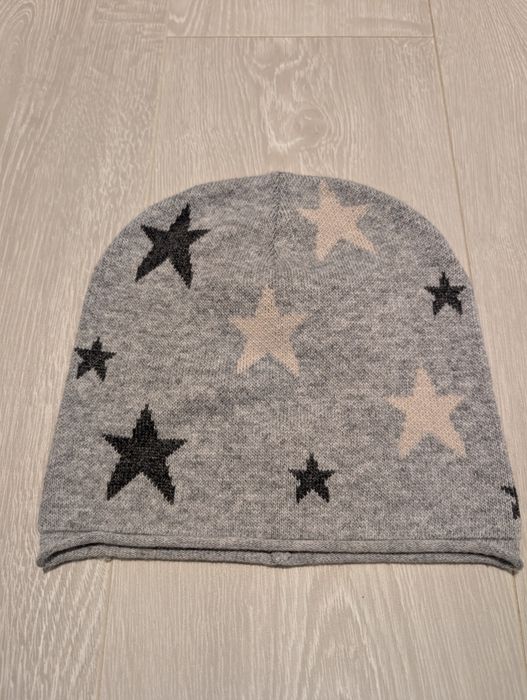 Czapka damska Reserved w gwiazdki!