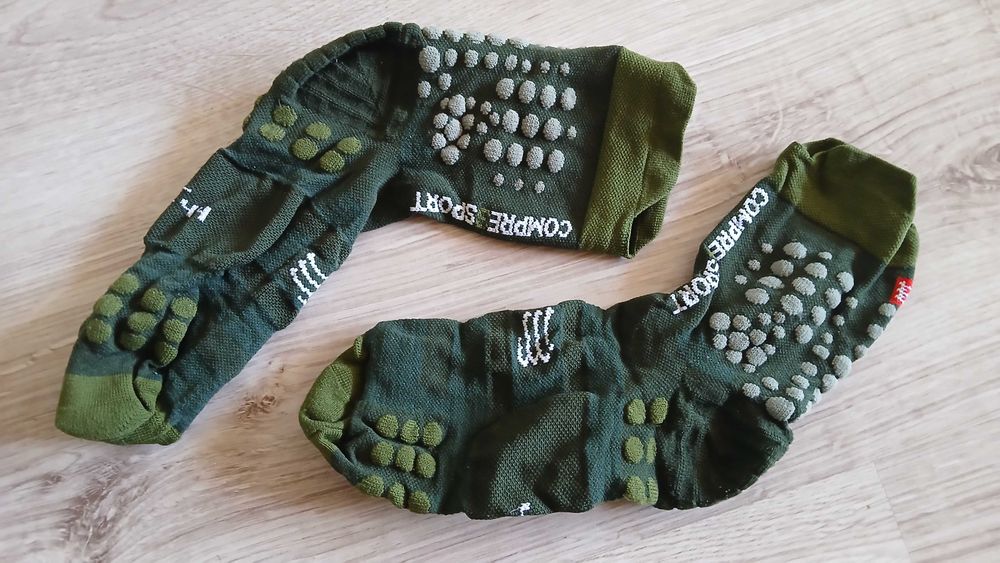 Compressport ProRacing Socks V3 - skarpetki trailowe do biegania (ciemnozielony) 42-44