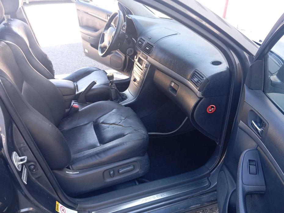 Toyota Avensis SW 2.0 D 4D - 08 — photo 2