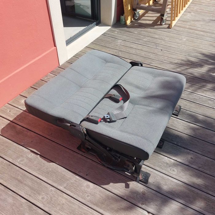 Mitsubishi L300 middle row bench seat / Banco central Mitsubishi L300