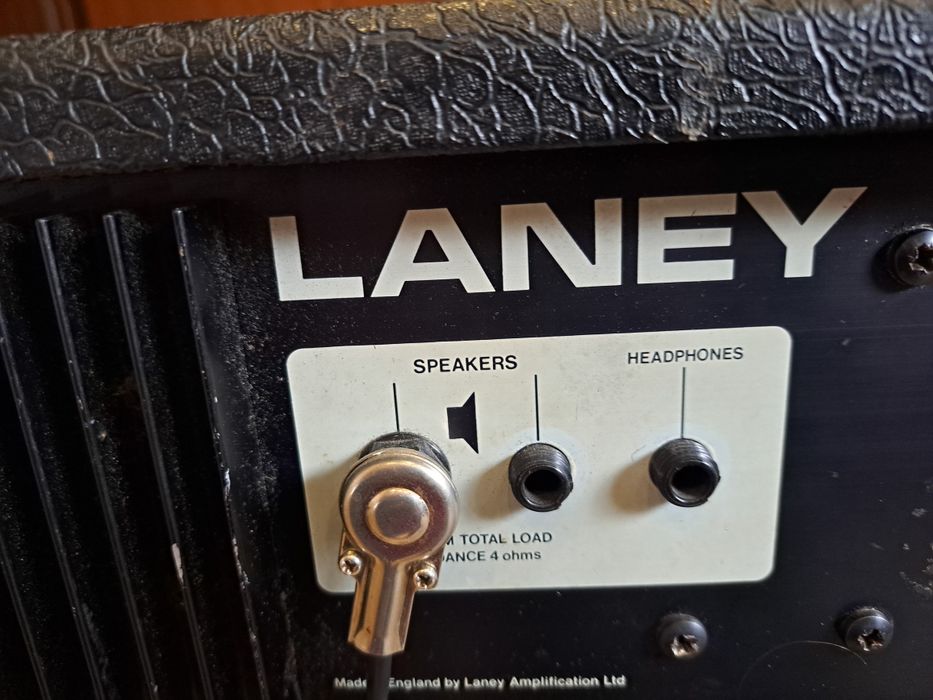 Laney wzmacniacz gitarowy 100 W z przesterem.
