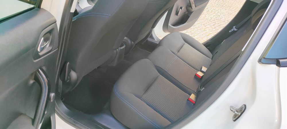 Peugeot 208 1.2 Pure Tech / Versão Style