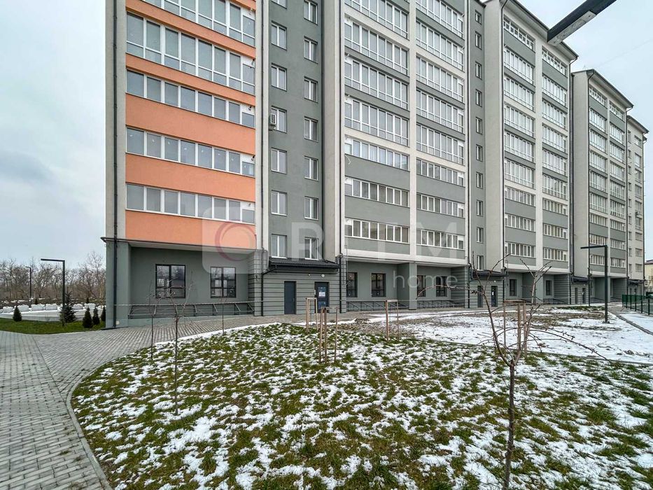 Продається 2-кімнатна квартира площею 73 м² на 1 поверсі.