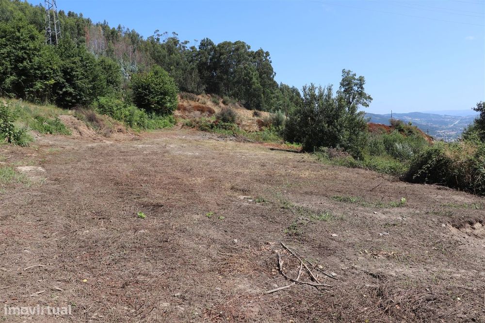 Lote de Terreno  Venda em Lustosa e Barrosas (Santo Estêvão),Lousada