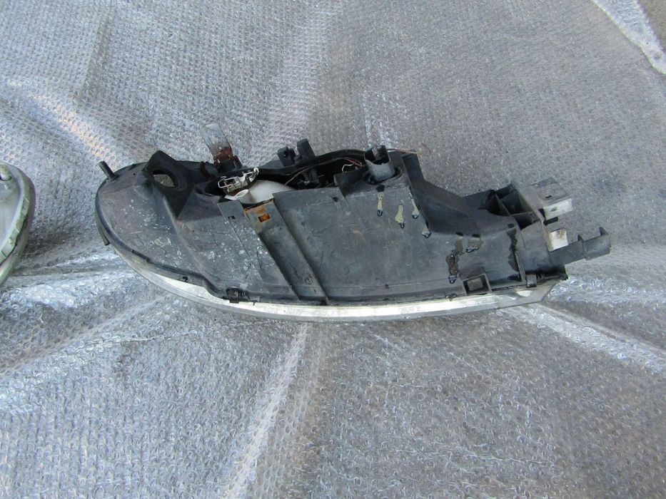 Farol Ford Mondeo ano 1997 (ver descrição)