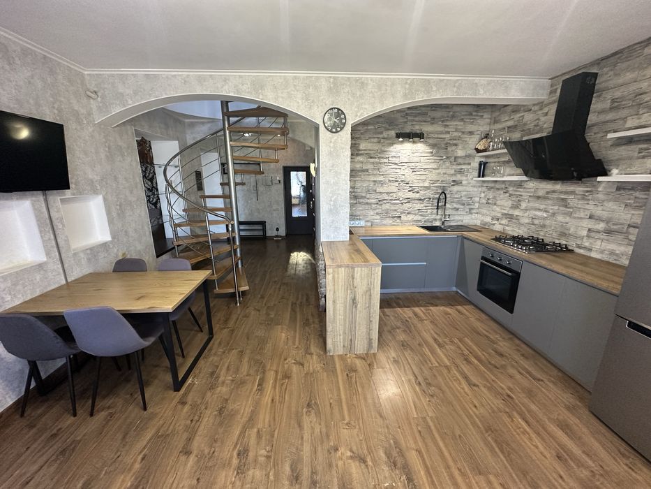 Классная квартира у берега моря )