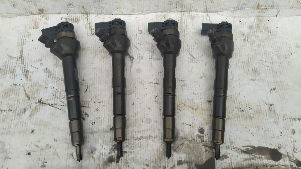 Wtryskiwacze wtryski 1.6 TDI Skoda Octavia III VW Golf VII Seat Audi