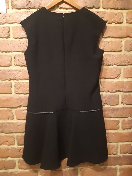 Czarna sukienka Mango M