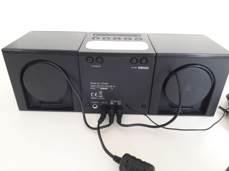 Gear4 CRG-70W Alarm Clock / Radio / Apple iPod-iPhone Speaker64750806320515123