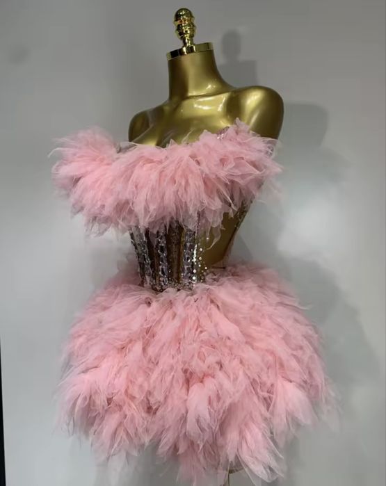 Rozowa sukienka pióra doda piorka zdobiona exclusive butik
