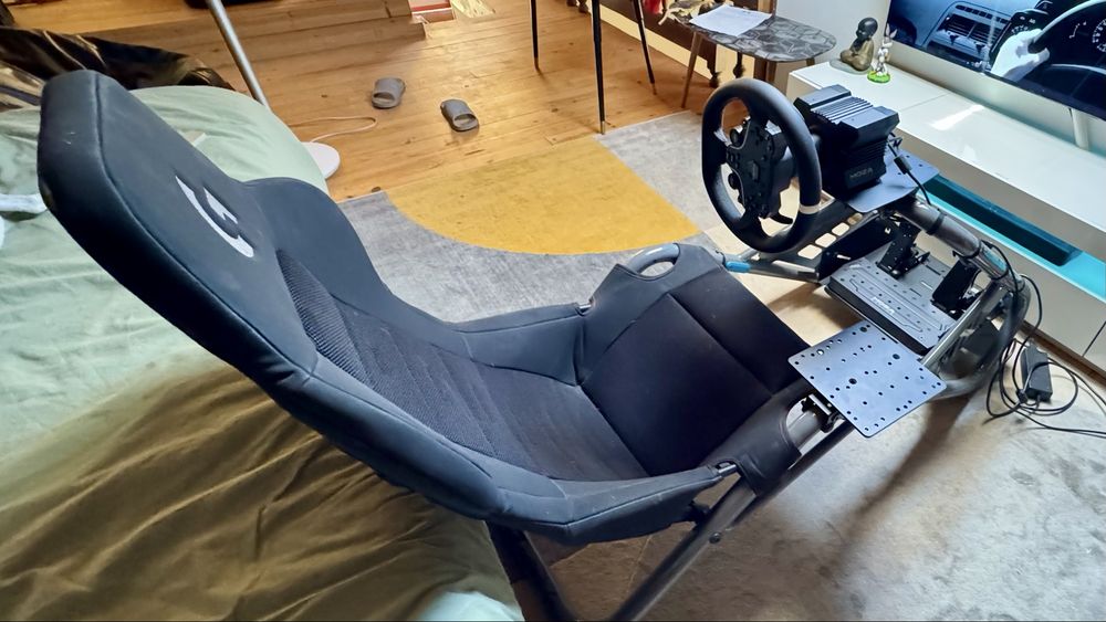 Sim Racing Completo MOZA R5 + Playseat Trophy Logitech + SR-P