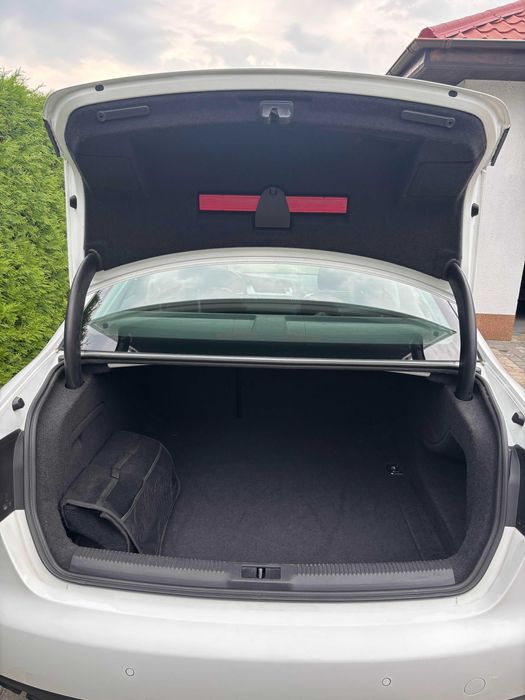 AUDI A4 B8 2.0 TDI 2009 SEDAN 170 KM