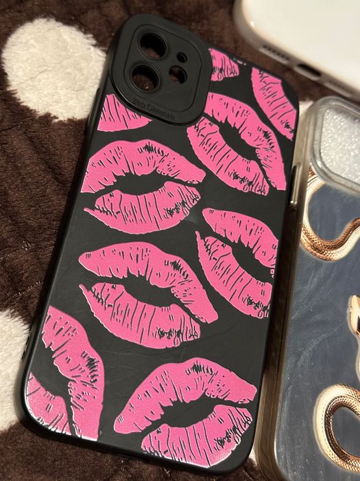 Продам чохли на iPhone 11