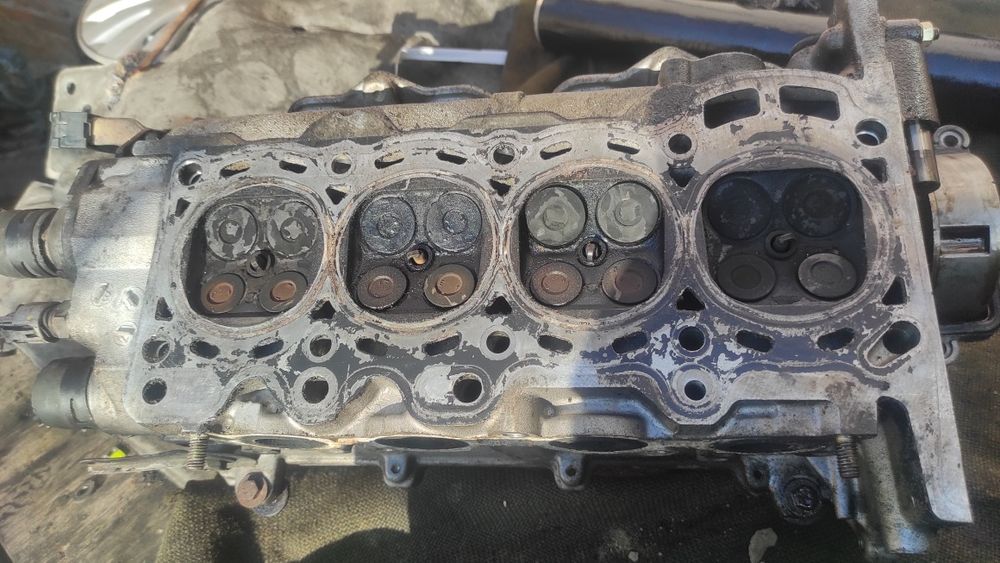 Головка блоку ГБЦ 1.0 1.2 16v Toyota Yaris l