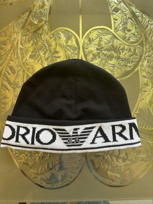 Шапка emporio armani.