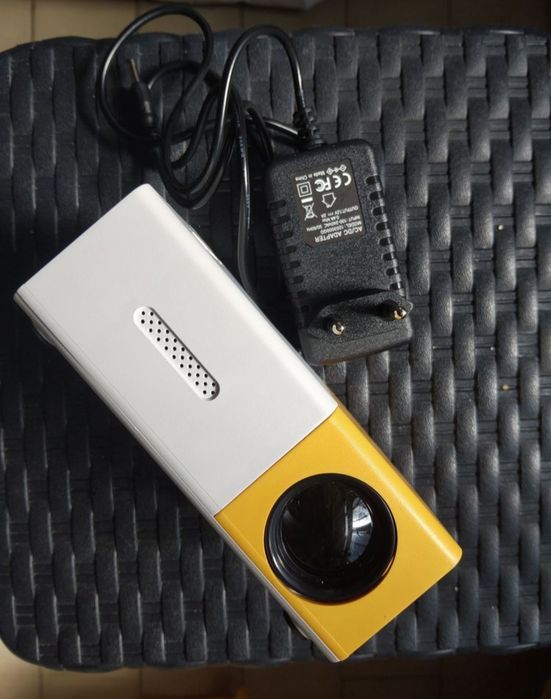 Mini progetor portatil