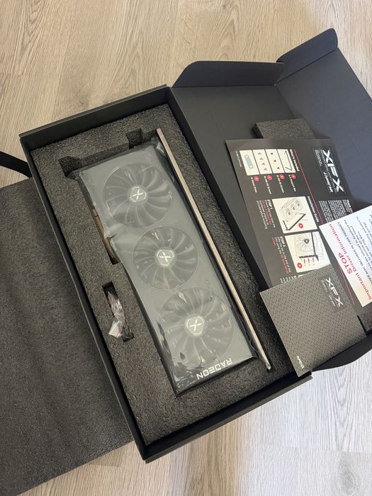 Placa gráfica XFX AMD Radeon RX 6800 XT - Como Nova