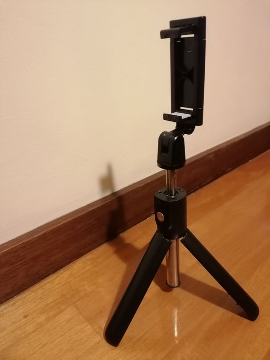 2 em 1 Tripé e stick de selfie com comando de Bluetooth para telemóvel
