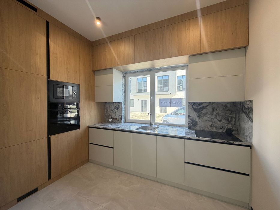 Таун з ремонтом та меблями 76м2 + паркомісце