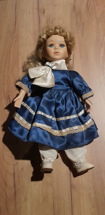 Stara lalka porcelanowa