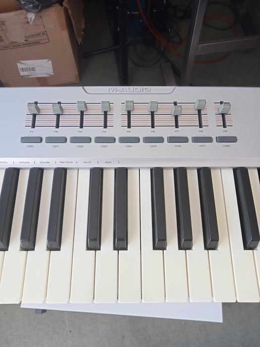 Teclado Controlador M-AUDIO  Oxigen 61