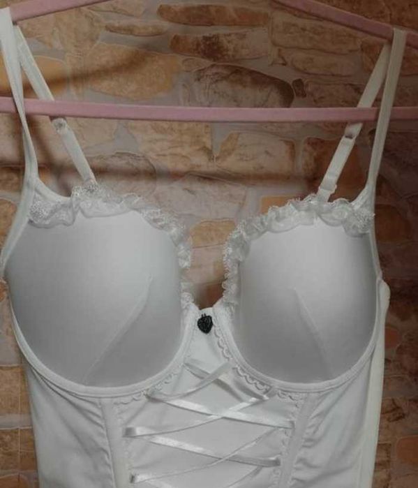 (80D) (36D) Triumph/Biały, ślubny gorset modelujący, jak NOWY