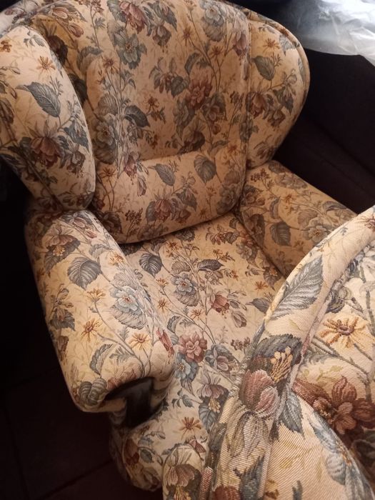 Conjunto de sofa cama  e poltrona