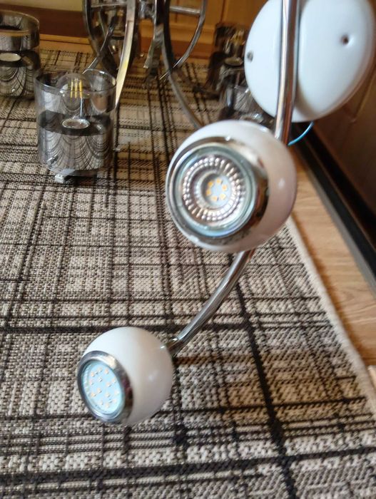 Lampa biała sufitowa