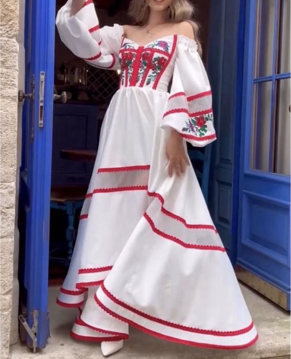 Плаття вишите нове