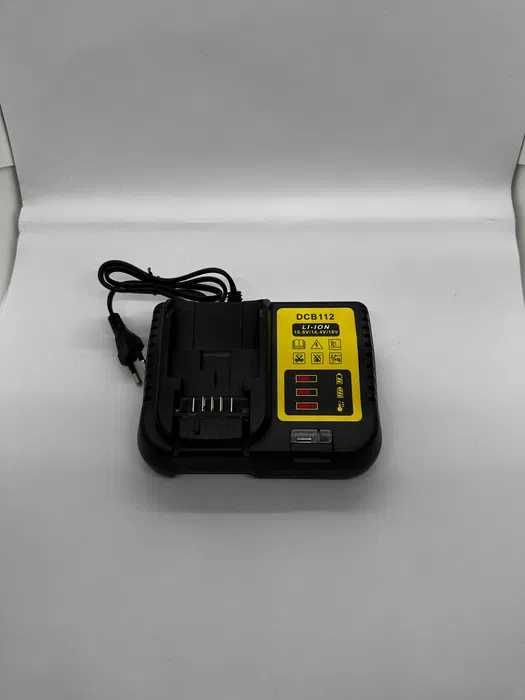 Aparafusadora DEWALT + 2 Baterias + 1 Carregador + 1 Saco Transporte