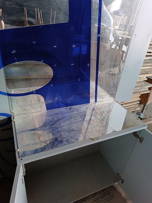 Тумба- витрина дзеркальна