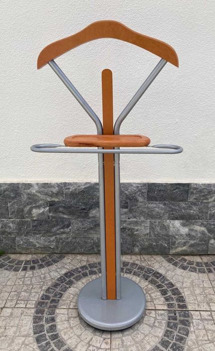 Cabideiro de Pé em Metal e Madeira