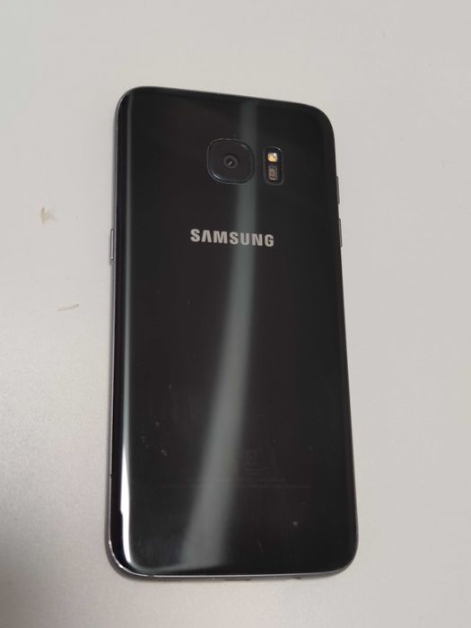 Samsung Galaxy S7 edge.