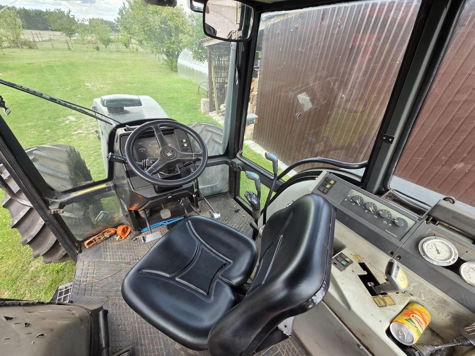 Velmet valtra ciągnik